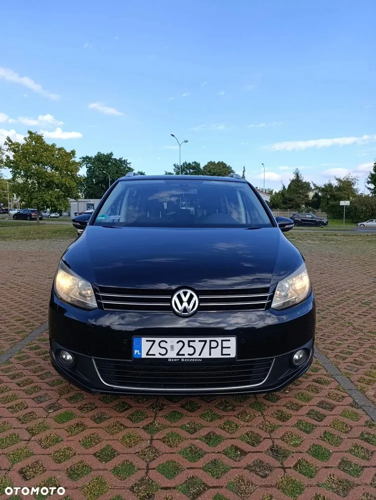 Volkswagen Touran 2010 photo 2