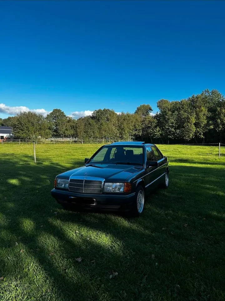 Mercedes-Benz 190E