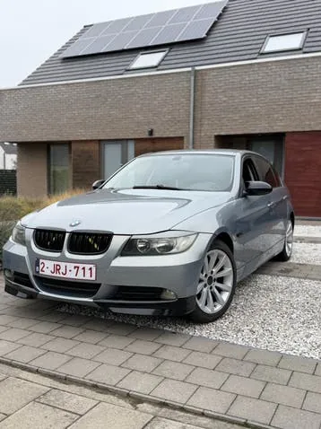 BMW 320I