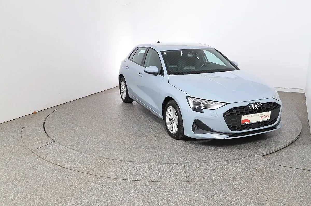 Audi A3 2024 photo 2