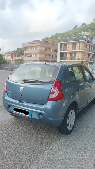 Dacia Sandero 2009 photo 2