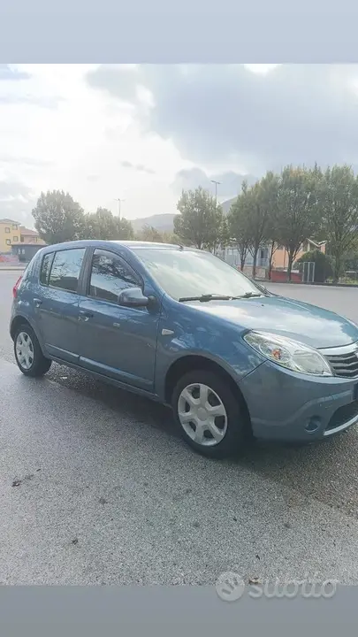Dacia Sandero 2009 photo 3