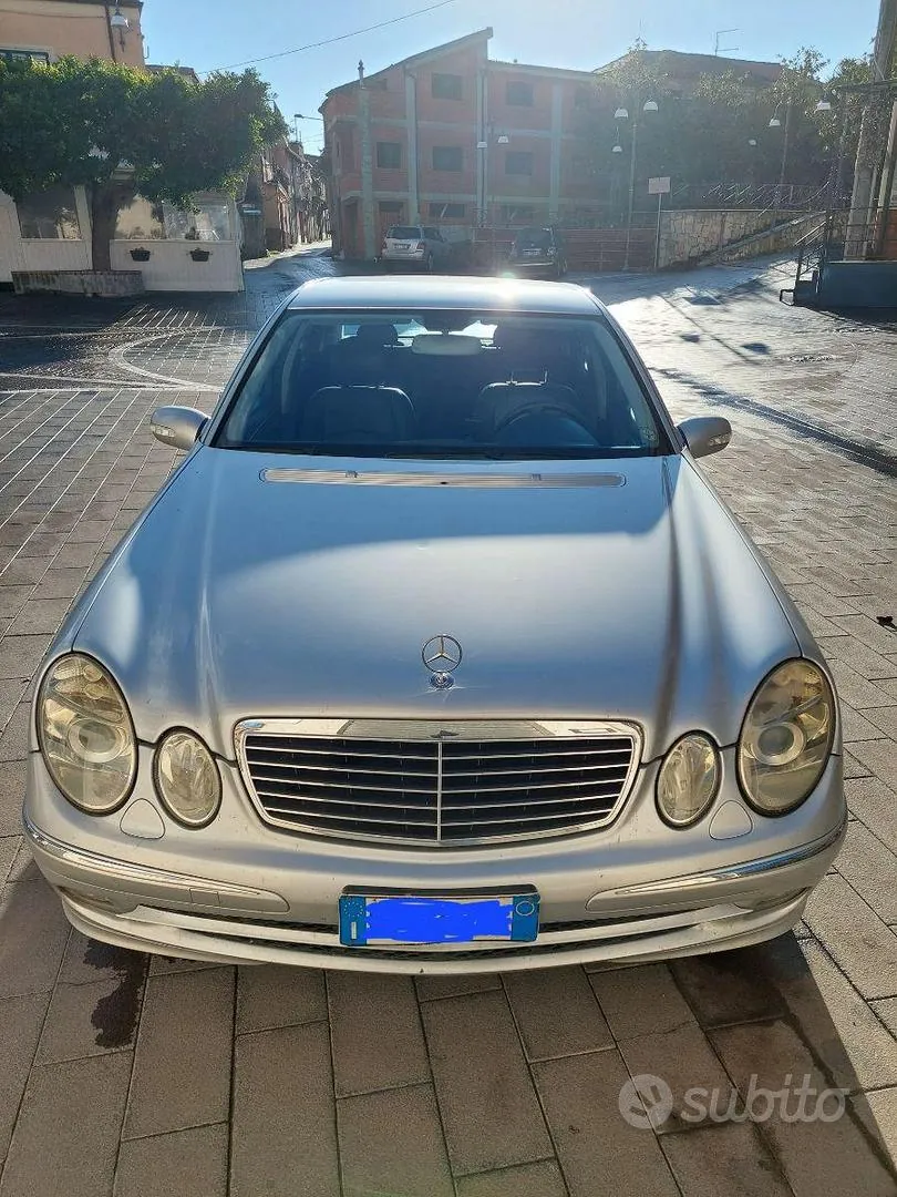 Mercedes-Benz E220