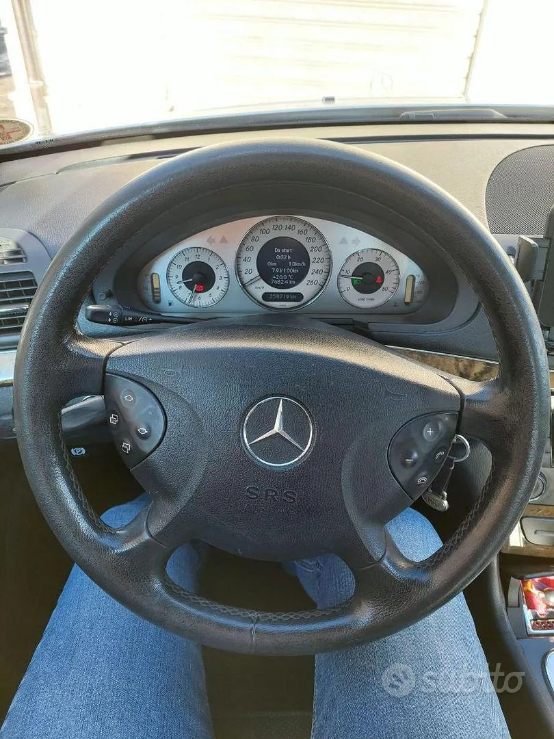 Mercedes-Benz E220 2006 photo 5
