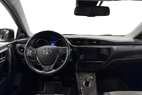 Toyota Auris 2017 photo 2