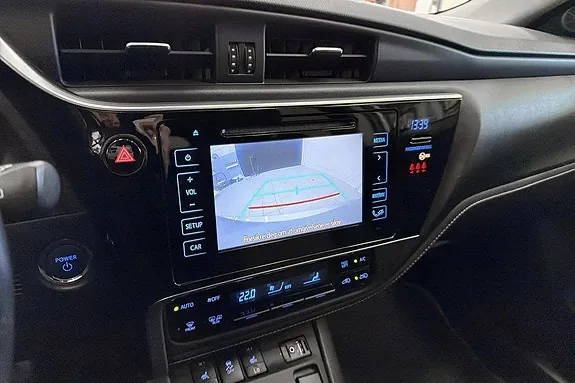 Toyota Auris 2017 photo 3