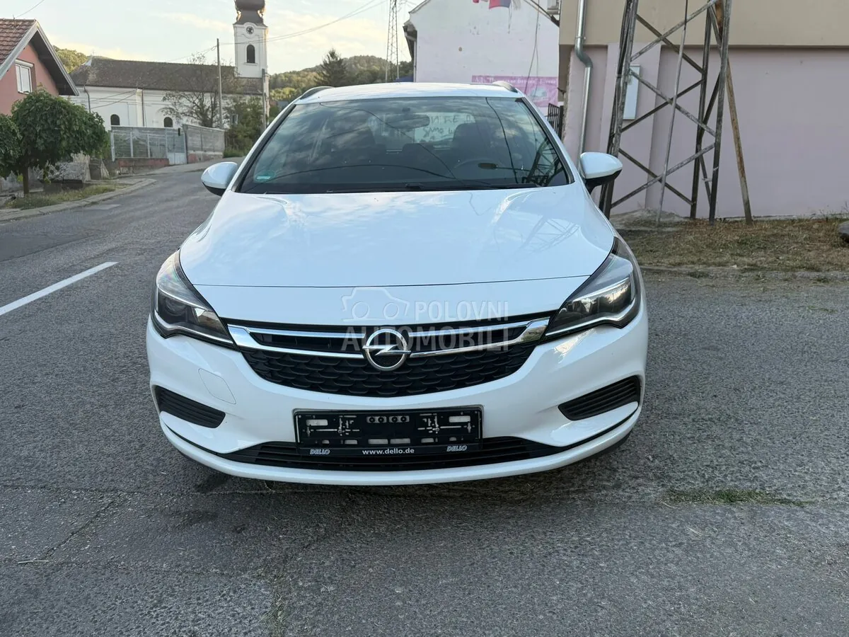 Opel Astra K 2016 photo 2