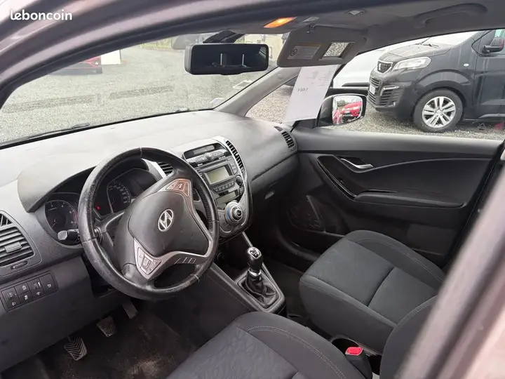 Hyundai Ix20 2011 photo 3