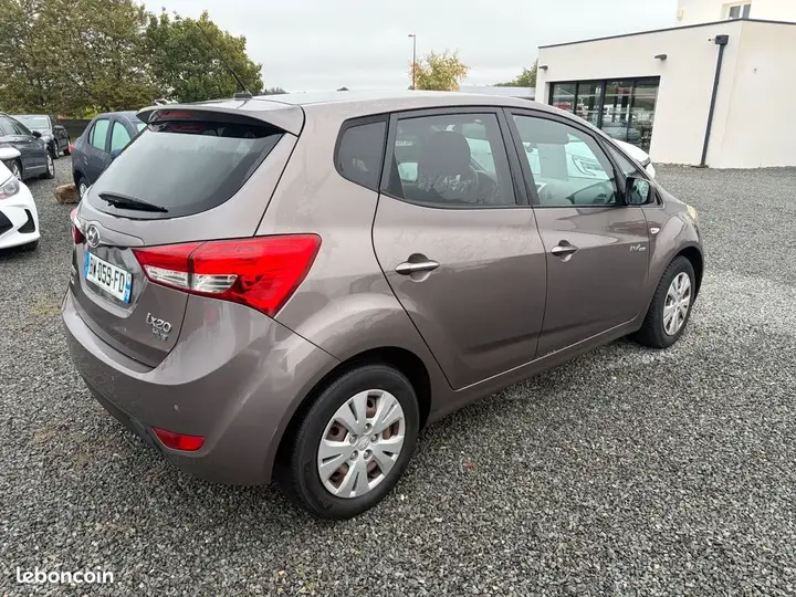 Hyundai Ix20 2011 photo 2