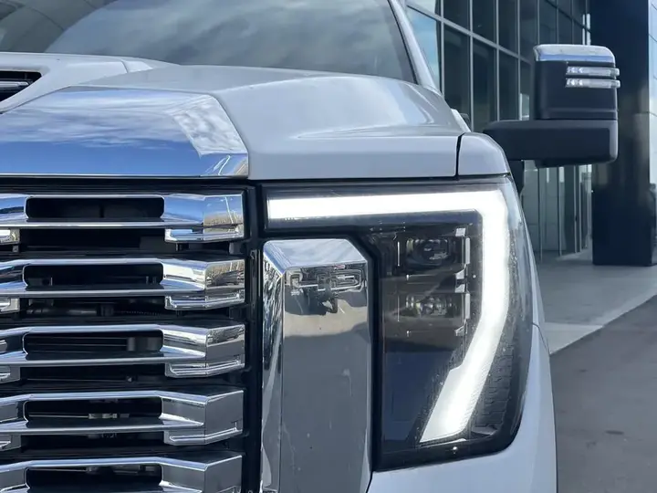 GMC Sierra 3500Hd 2026 photo 3