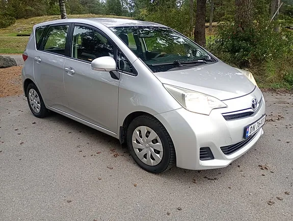 Toyota Verso-S 2011 photo 5