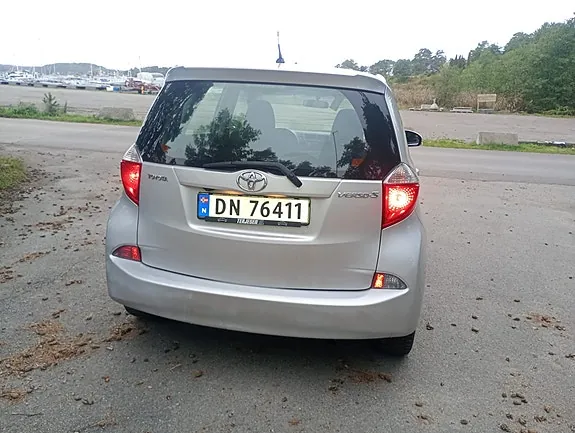 Toyota Verso-S 2011 photo 4