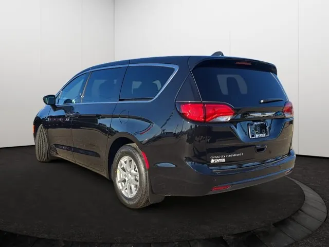 Chrysler Grand Caravan 2026 photo 4
