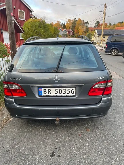 Mercedes-Benz E220 D 2006 photo 2