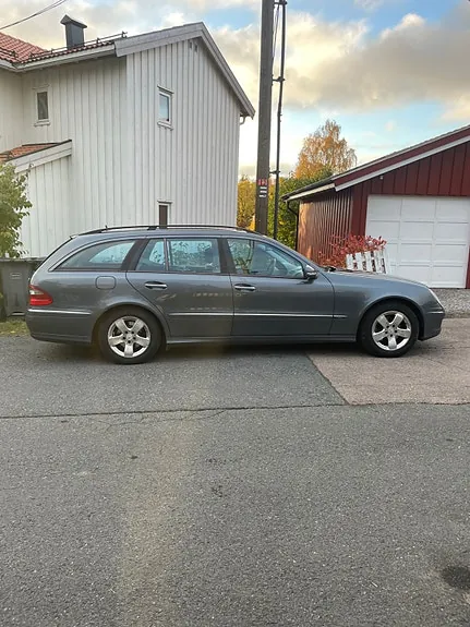 Mercedes-Benz E220 D 2006 photo 3