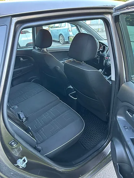 Kia Venga 2012 photo 5
