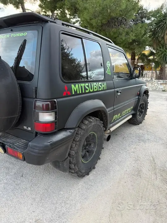 Mitsubishi Pajero 1994 photo 3
