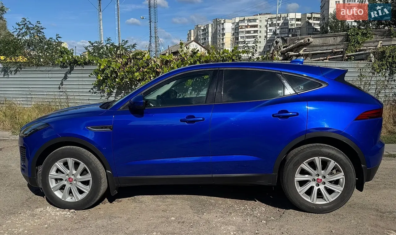 Jaguar E-Pace 2019 photo 2