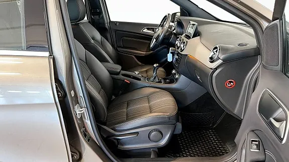 Mercedes-Benz B200 2014 photo 3