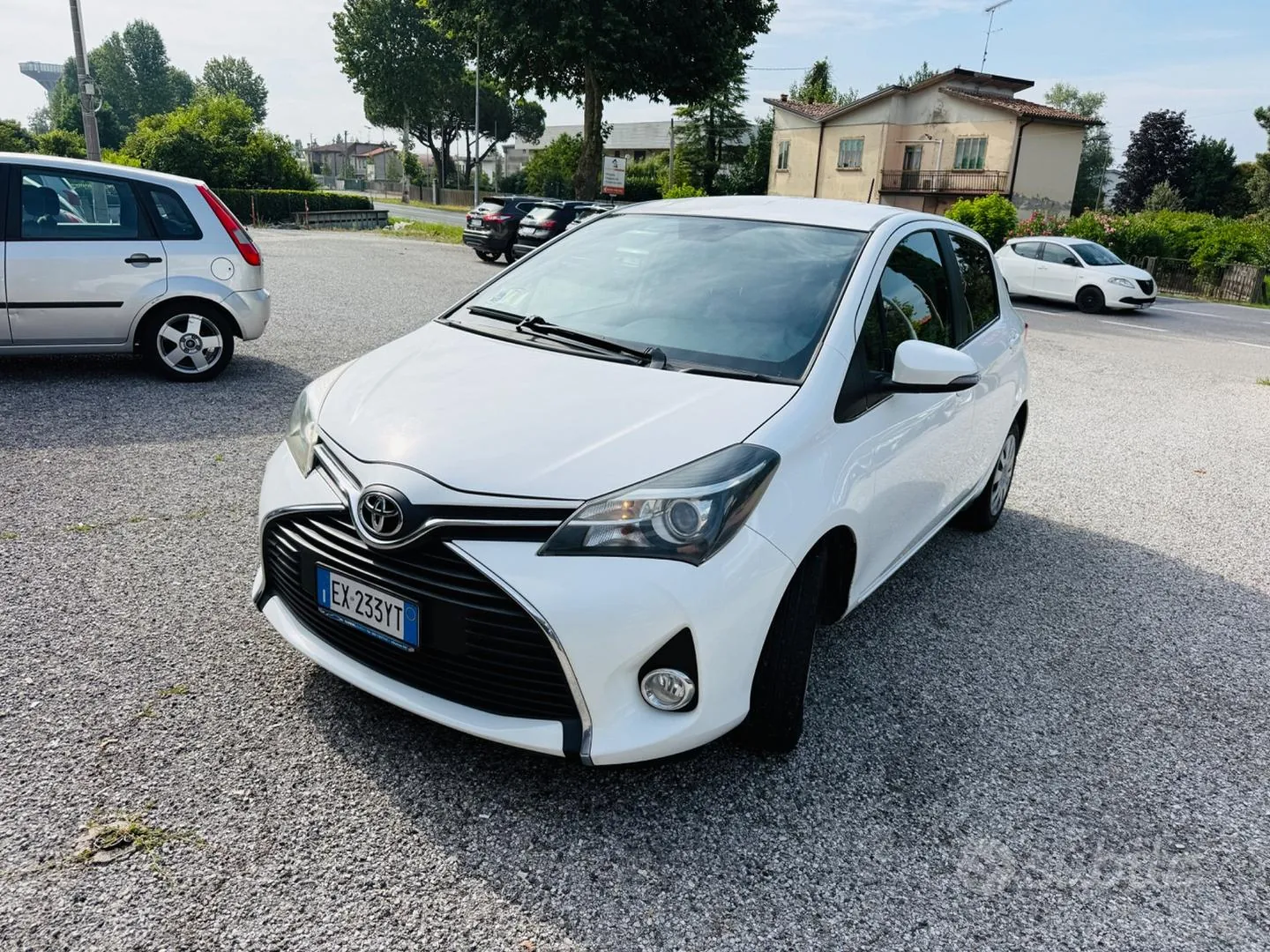 Toyota Yaris (Active) 2014 photo 3