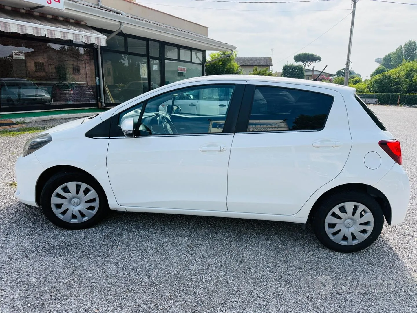 Toyota Yaris (Active) 2014 photo 4