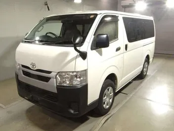 Toyota Hiace 2021 photo 2