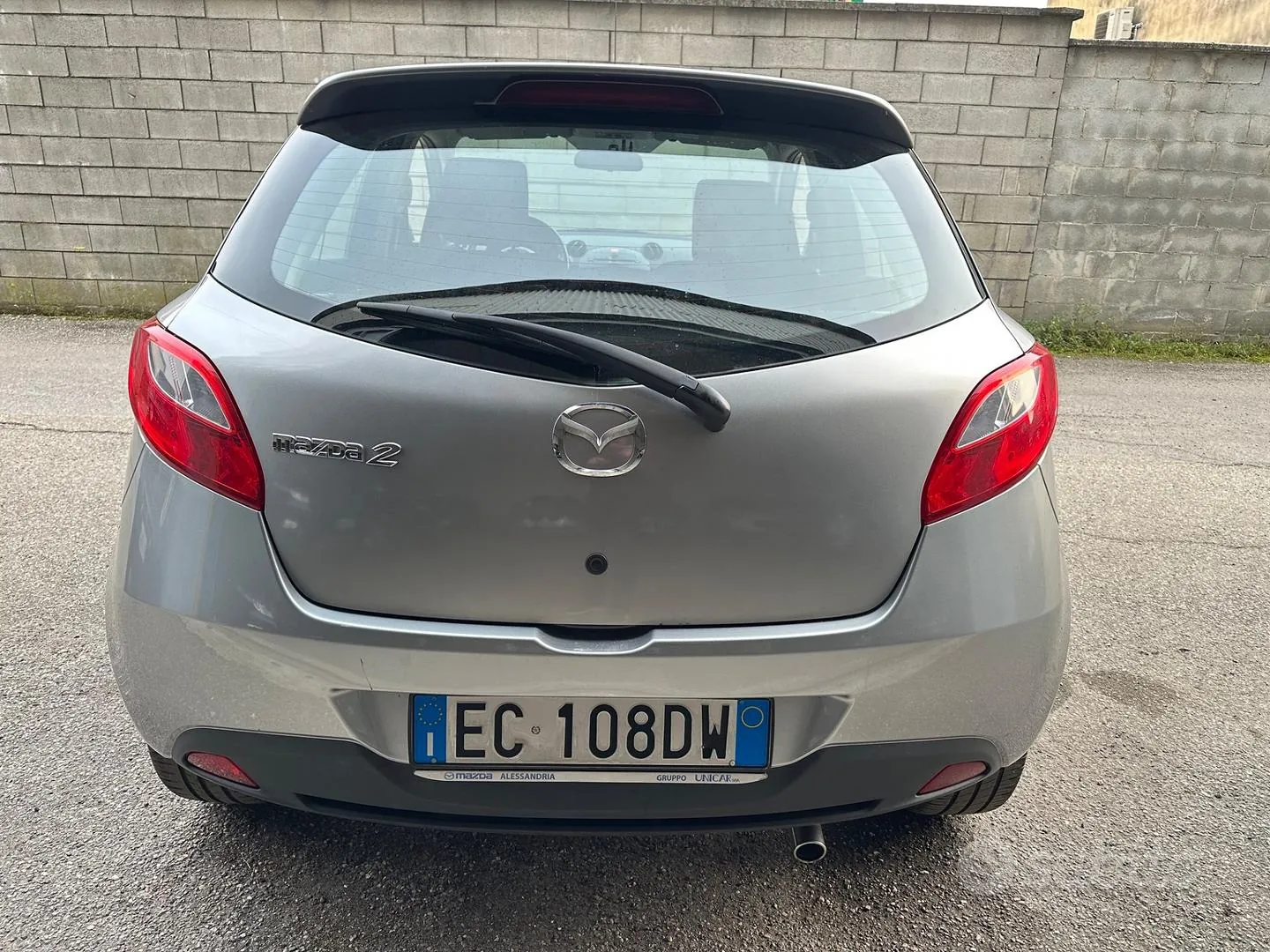 Mazda 2 2011 photo 5