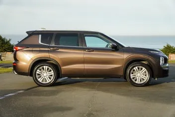 Mitsubishi Outlander 2022 photo 3