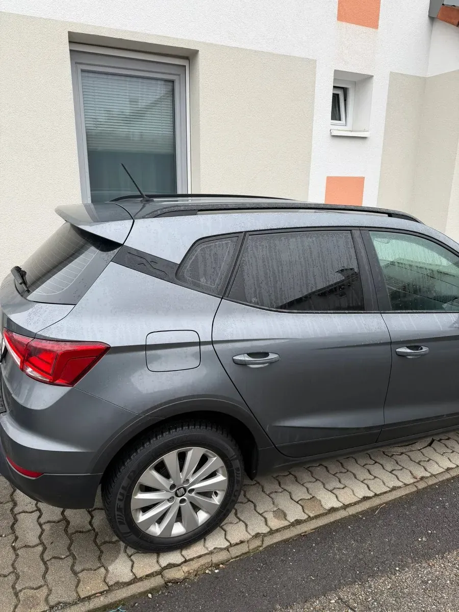 Seat Arona 2018 photo 2