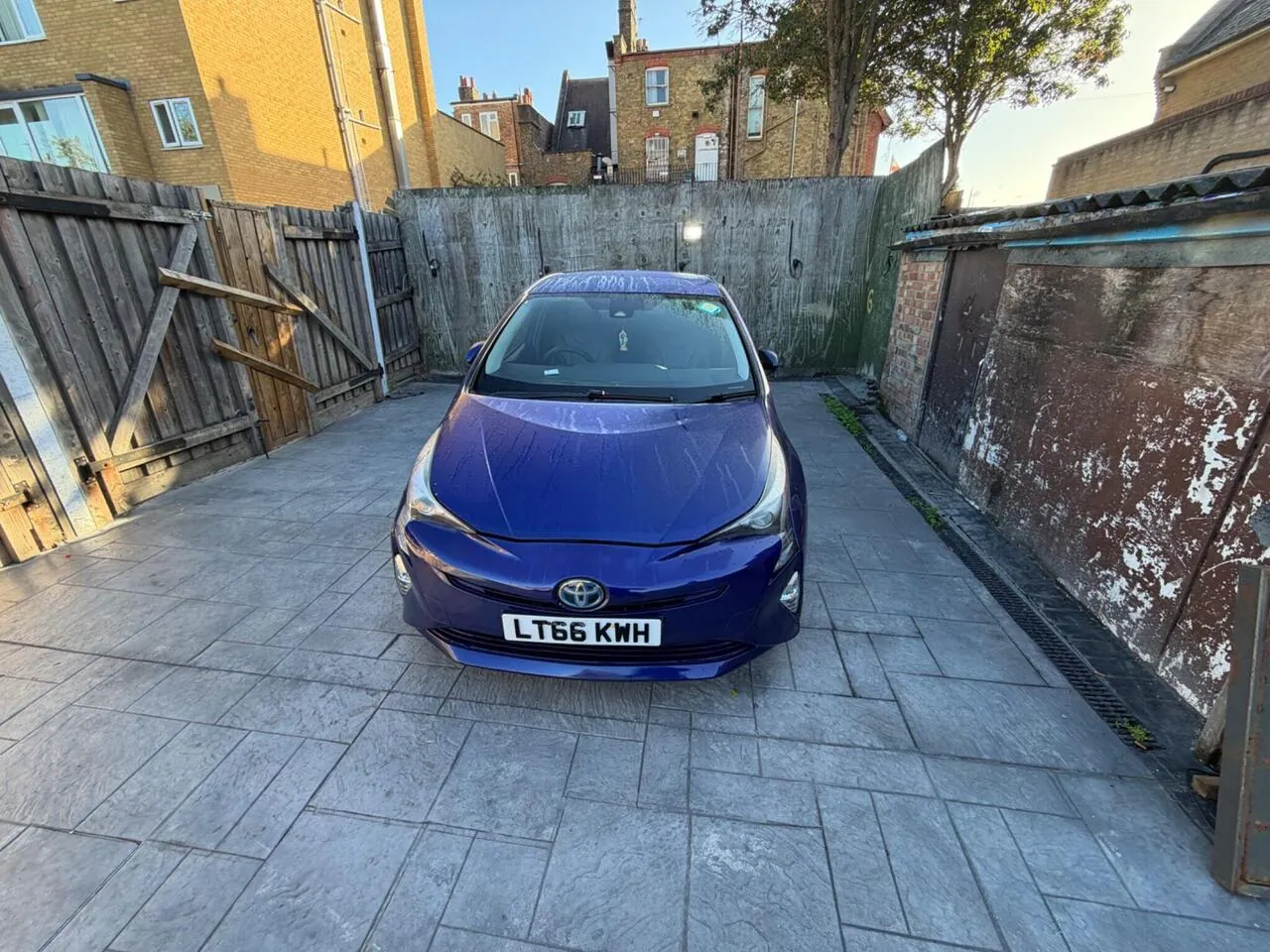 Toyota Prius 2016 photo 2
