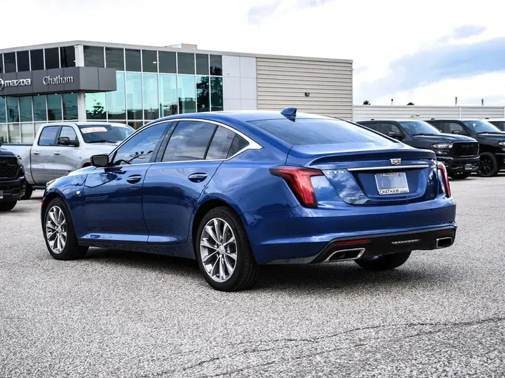 Cadillac Ct5 2022 photo 2