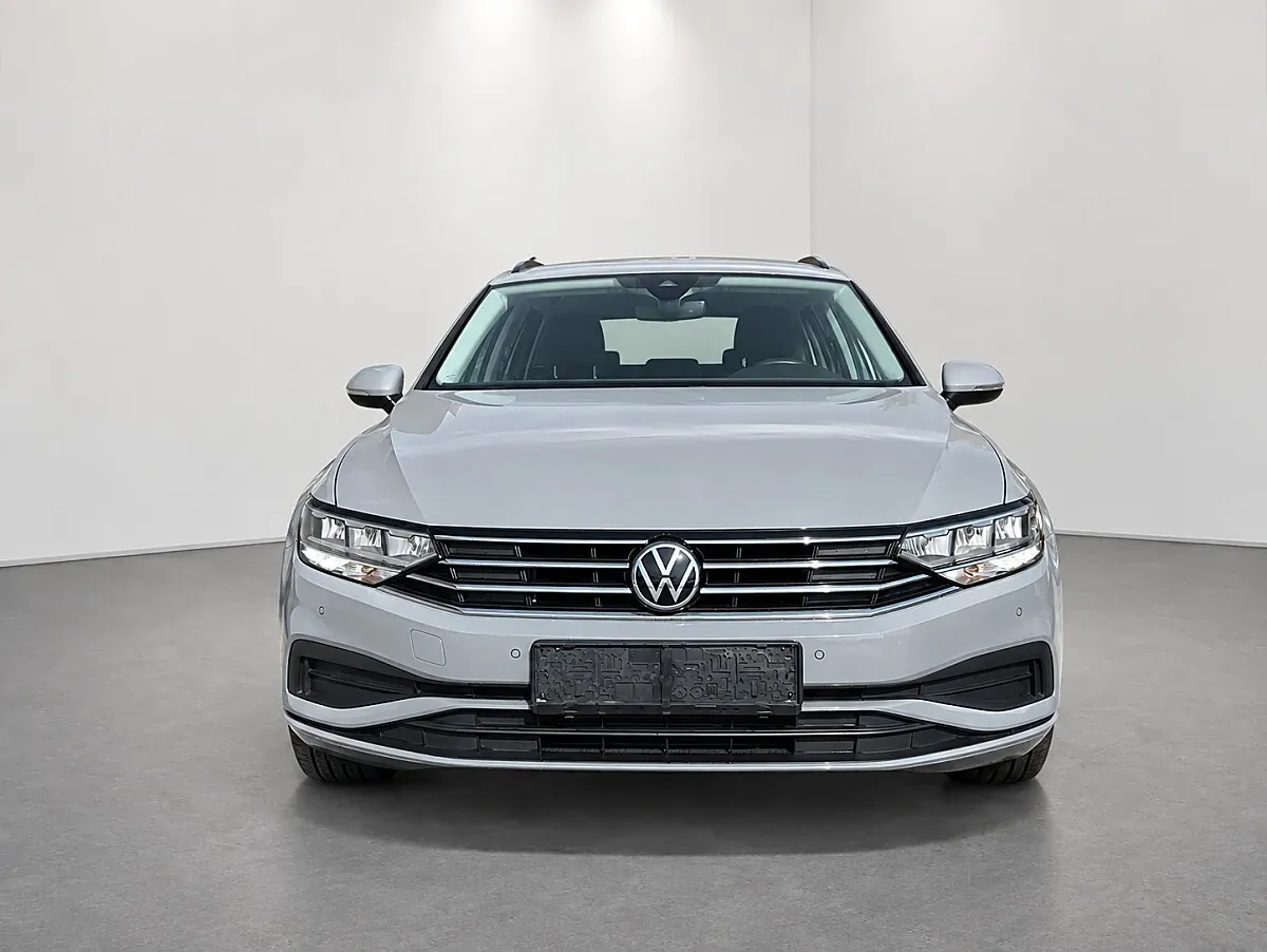 Volkswagen Passat 2022 photo 3