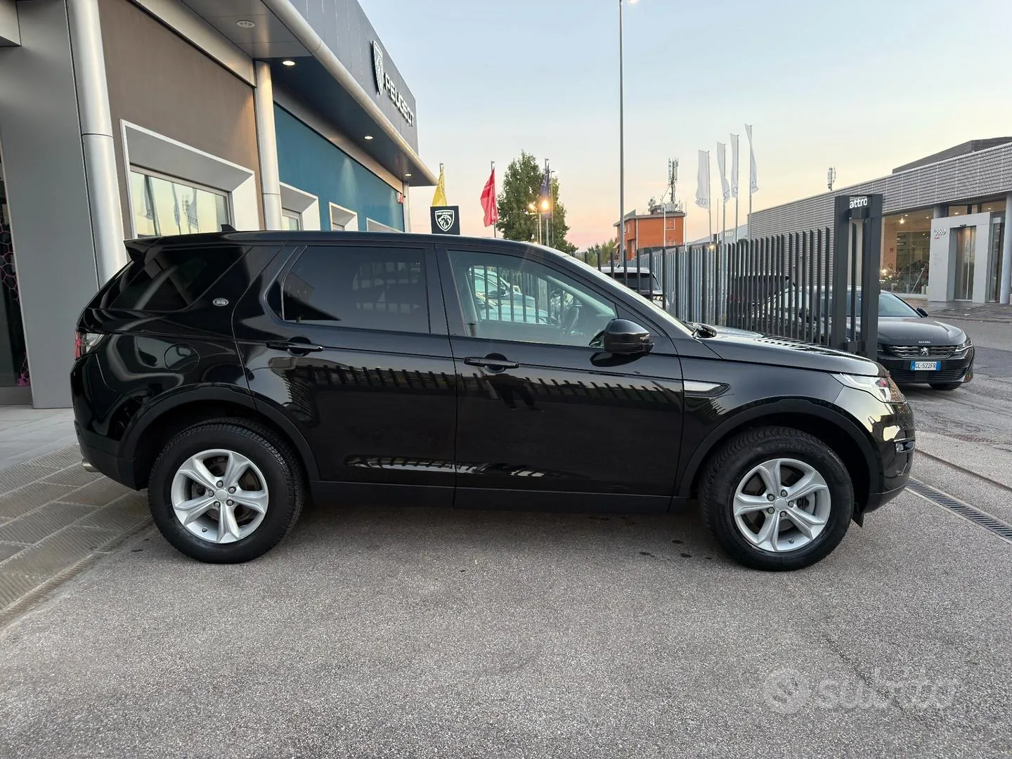 Land Rover Discovery Sport 2016 photo 5