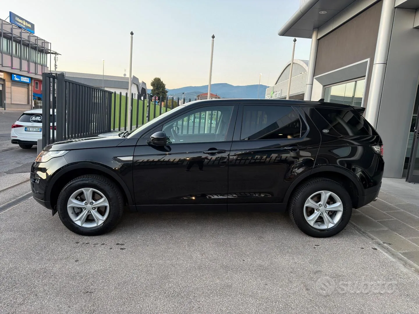 Land Rover Discovery Sport 2016 photo 4