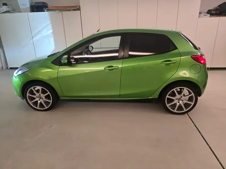 Mazda Mazda2 2007 photo 2