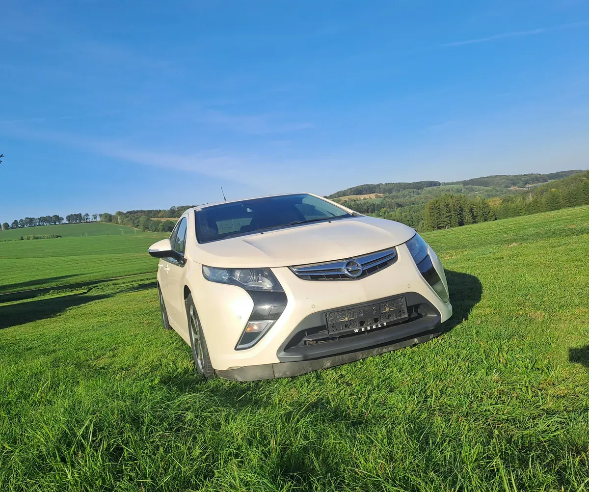 Opel Ampera 2012 photo 2