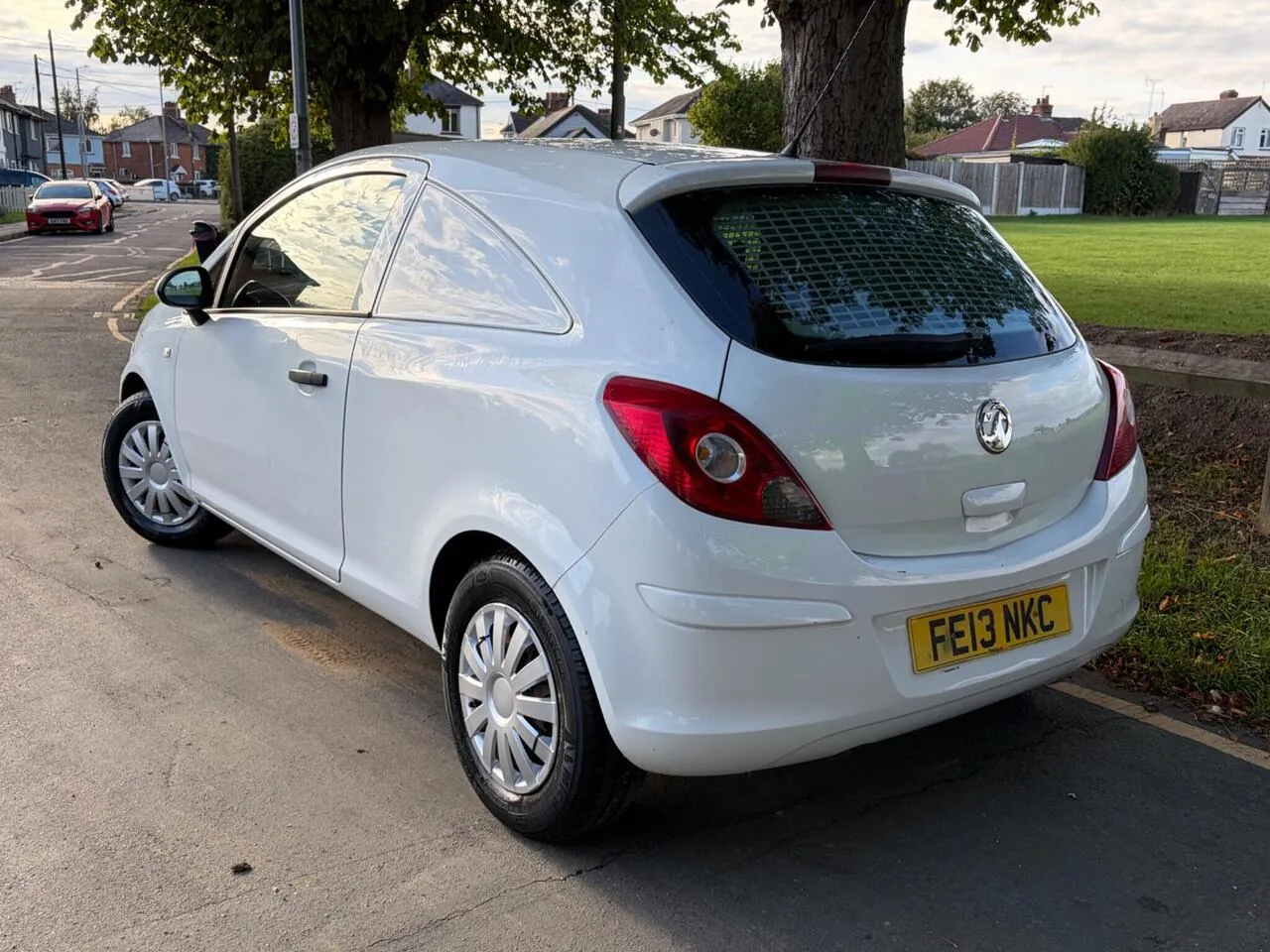 Vauxhall Corsa Van 2013 photo 4