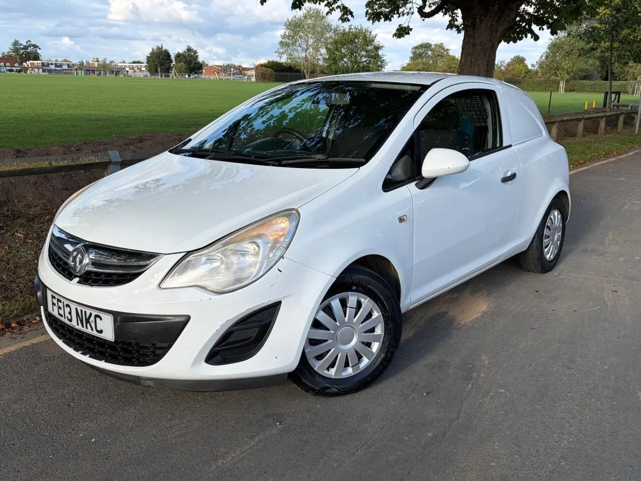 Vauxhall Corsa Van 2013 photo 2