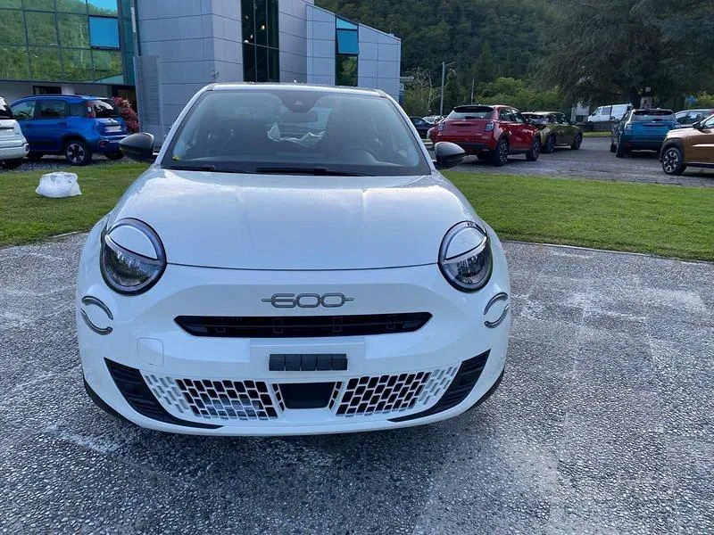 Fiat 600 2025 photo 2
