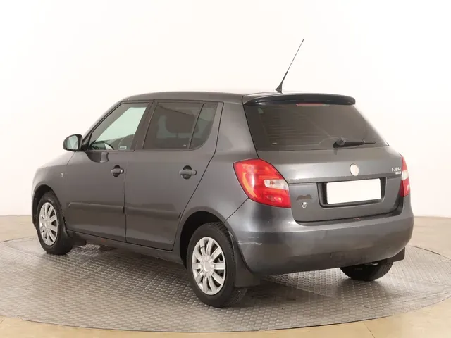 Skoda Fabia 2007 photo 3