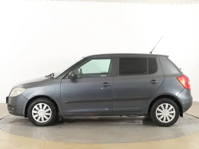 Skoda Fabia 2007 photo 2