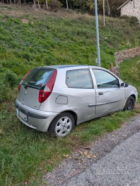 Fiat Punto 2003 photo 2