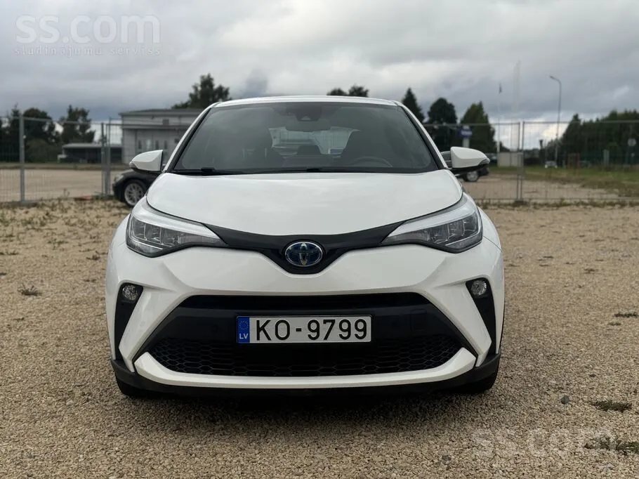 Toyota C-Hr 2020 photo 2