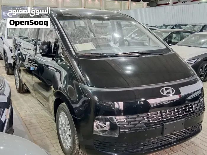 Hyundai Staria 2027 photo 3