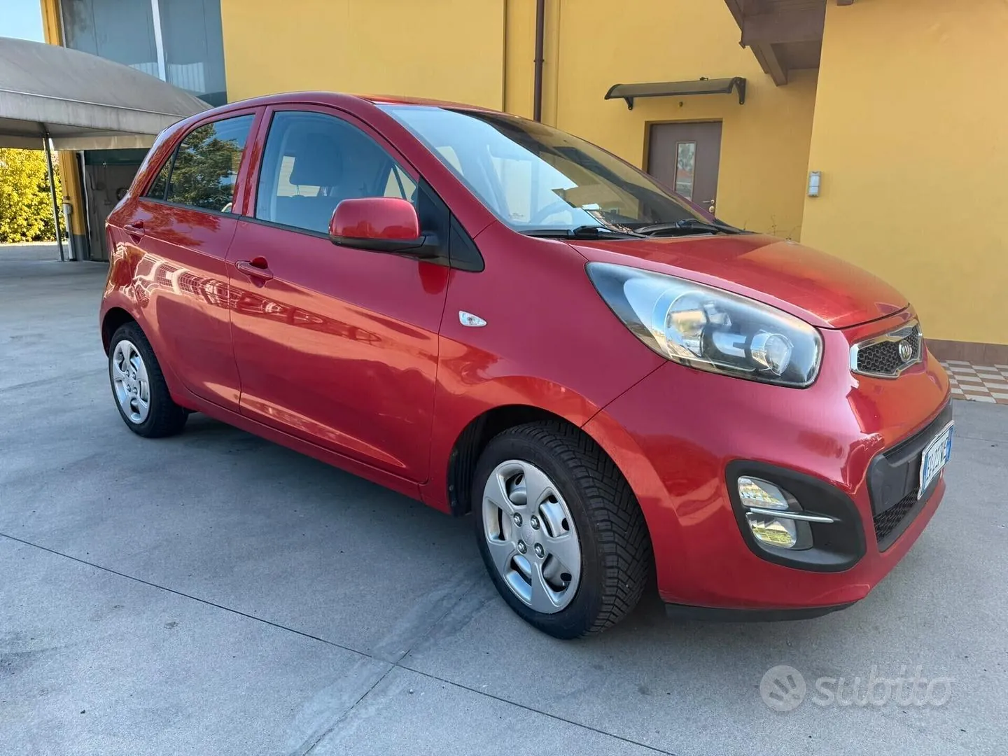 Kia Picanto 2011 photo 2