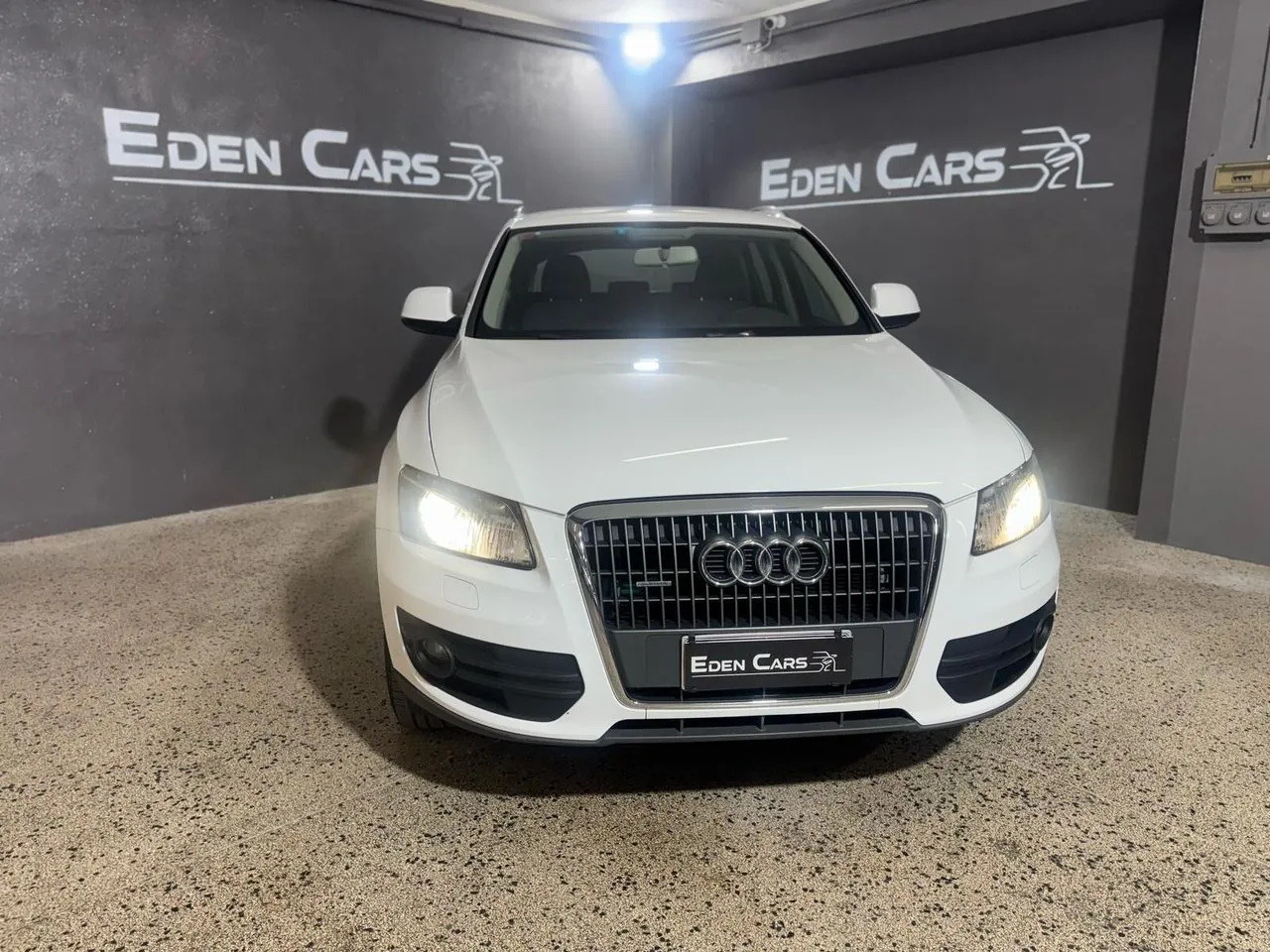 Audi Q5 2010 photo 2