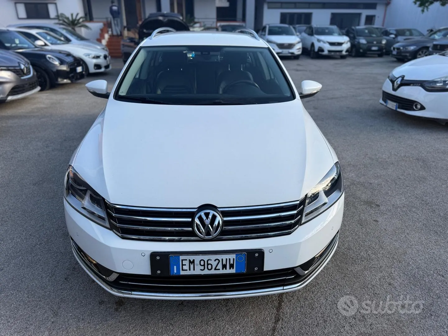 Volkswagen Passat 2012 photo 2