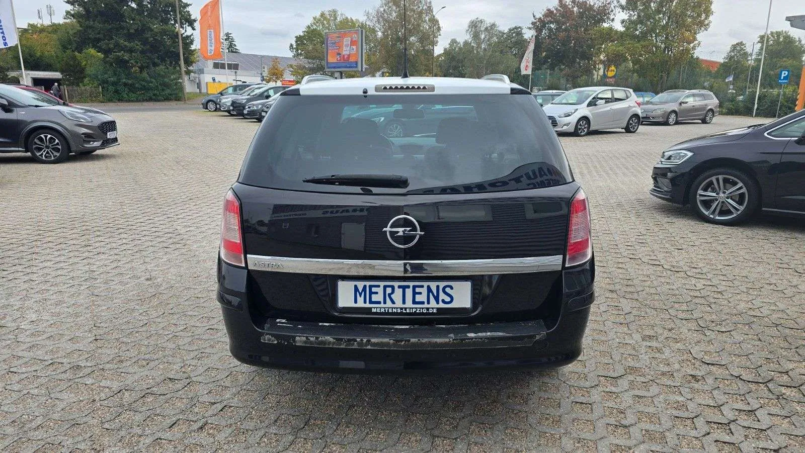 Opel Astra 2010 photo 3