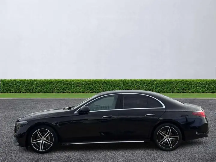 Mercedes-Benz E-Class 2025 photo 4
