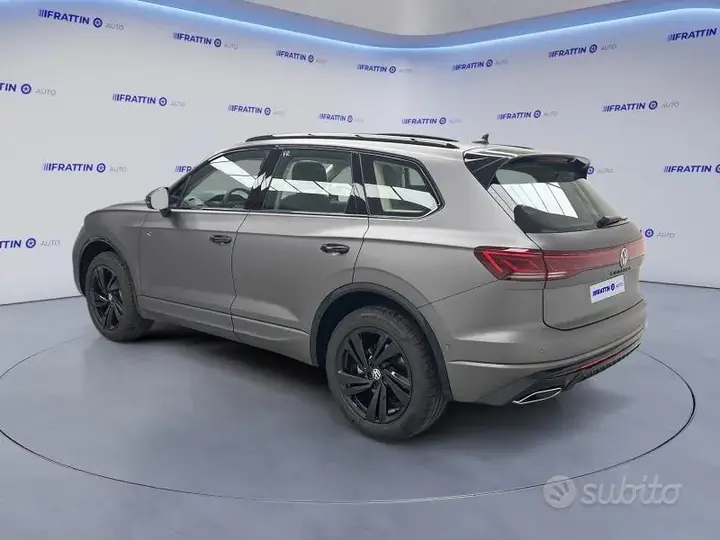 Volkswagen Touareg 2026 photo 2
